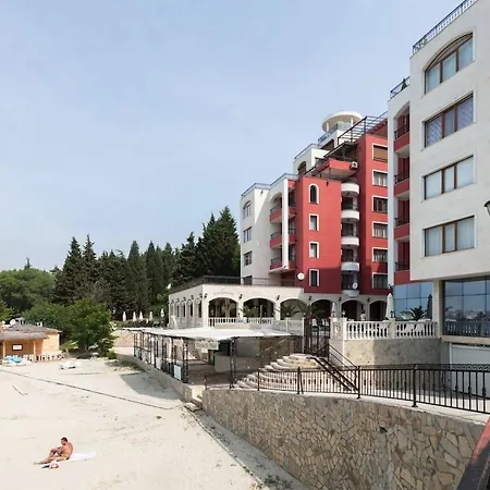 Beachfront Studio! ❤ Sea View❤at❤ Апартамент