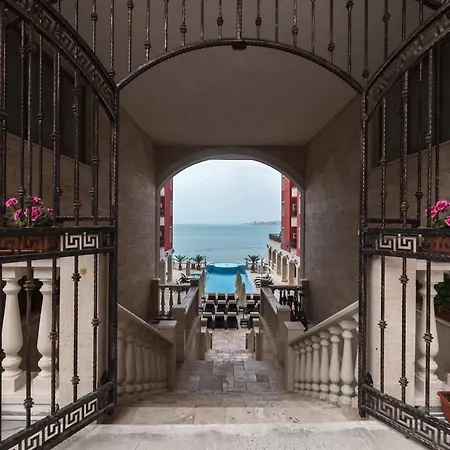 Beachfront Studio! ❤ Sea View❤at❤